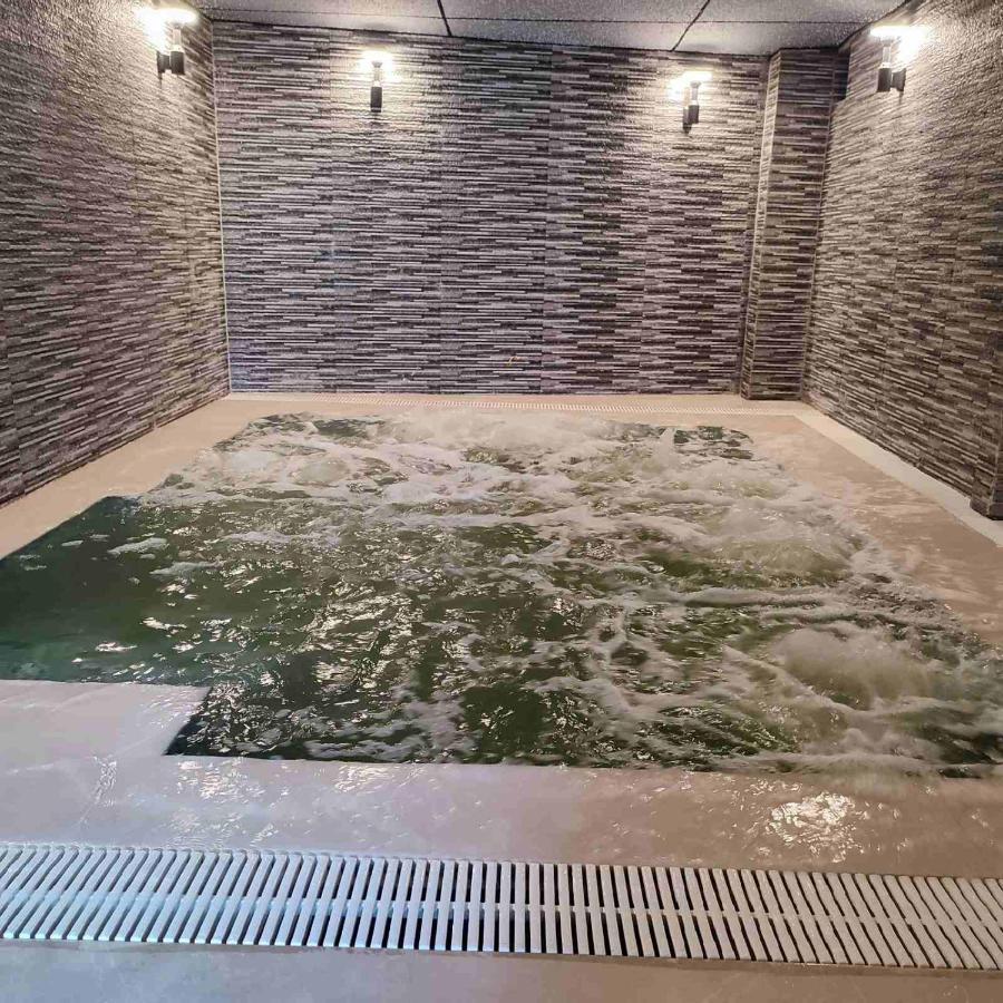 Lotus Club Boutique Hotel カトマンズ エクステリア 写真