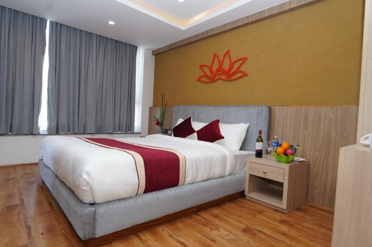 Lotus Club Boutique Hotel カトマンズ エクステリア 写真